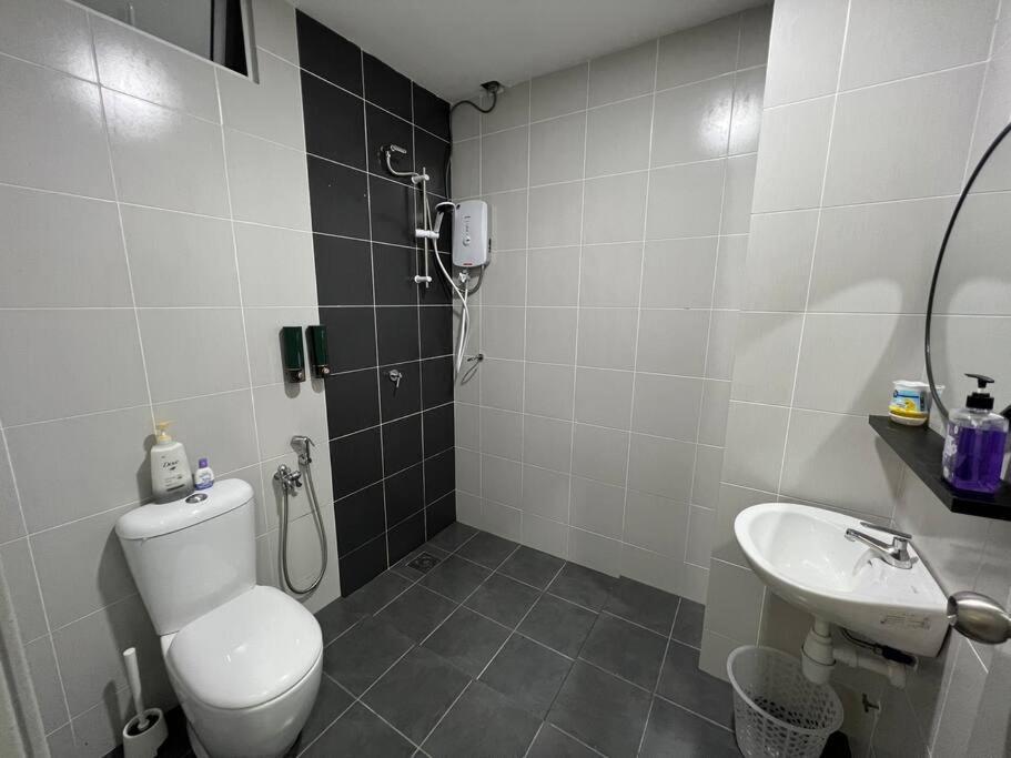 Dhia Raisha Homestay Куала-Тренгану Экстерьер фото